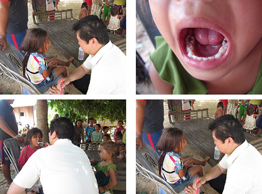 村での歯科検診、歯磨き指導